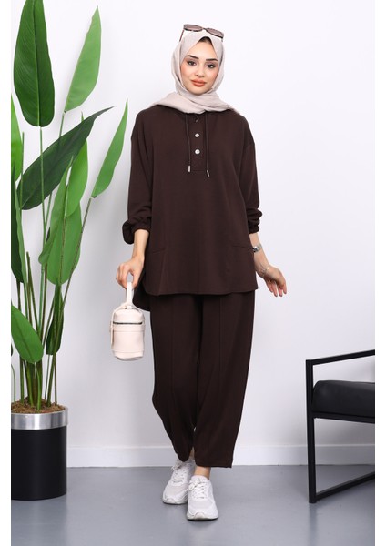 Kahverengi Yaka Çıtçıtlı Tunik Pantolonlu Takım