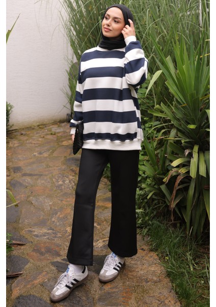 Lacivert Bisiklet Yaka Üç İplik Sweat modelleri