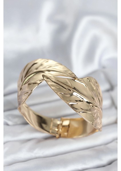 Pirinç Gold Renk Yaprak Model Kadın Bileklik