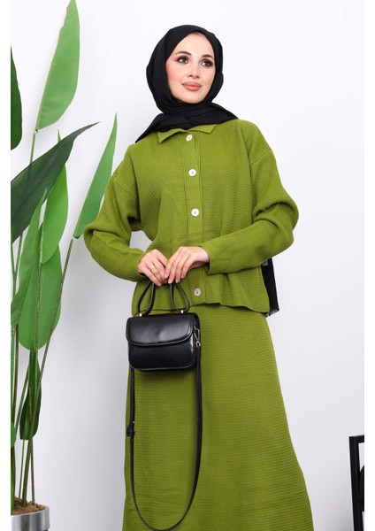 Yeşil Gömlek Yaka Düğmeli Triko Etekli Takım modelleri