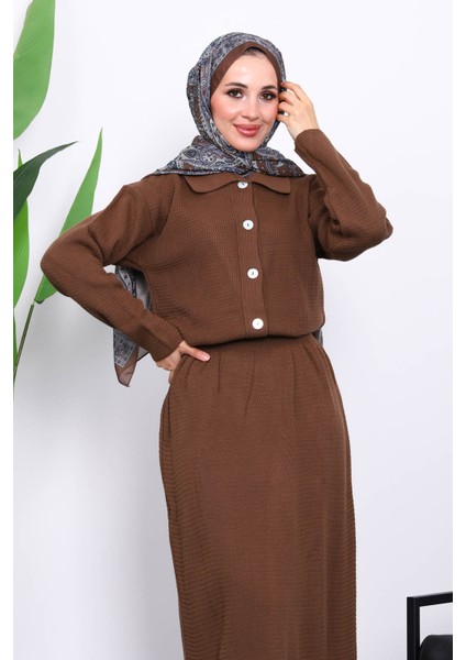 Kahverengi Gömlek Yaka Düğmeli Triko Etekli Takım modelleri
