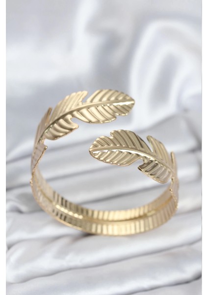 Yaprak Model Gold Renk Kadın Bileklik