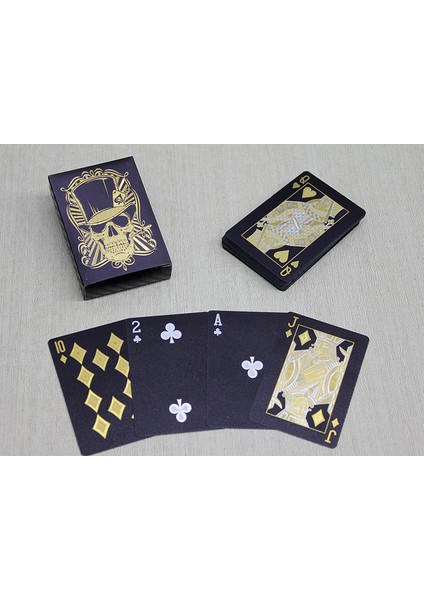 Oyun Kartı Siyah Iskambil Tasarımı Altın Kurukafa