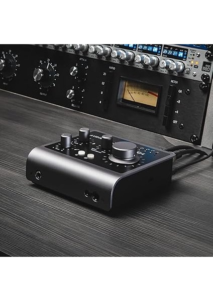 Ses Arabirimi Id4 Mkıı, Class A Konsol Mikrofon Ön Amplifikatör (Yüksek Hızlı Usb-C, Monitör Karışımı ve Monitör Panning Fonksiyonu, 2 Kulaklık Çıkışı, Mac/pc/ios Uyumlu), Siyah, Id Mkıı modelleri