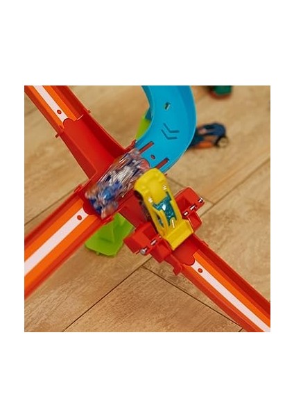 Wheels Pist Seti, Hot Wheels Neon Yarışlar Çoklu Yarış Heyecanı Pist Seti,1 Adet Araba, Motorlu Hızlandırıcı, Bir Veya Birden Çok Arabayla Oyun, Oyuncak Depolama, HPC07 fiyatları