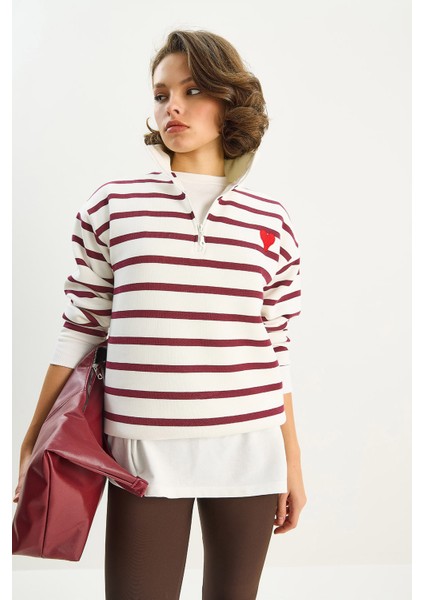 Kadın Kalp Nakışlı Dik Yaka Yarım Fermuarlı Çizgili Sweatshirt modelleri
