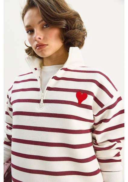 Kadın Kalp Nakışlı Dik Yaka Yarım Fermuarlı Çizgili Sweatshirt fırsatları