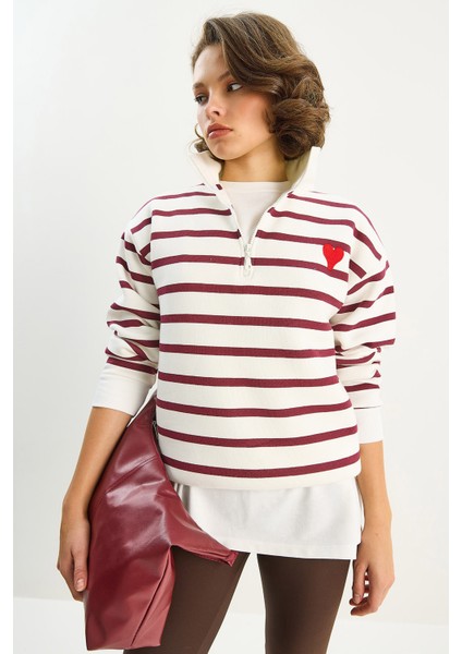 Kadın Kalp Nakışlı Dik Yaka Yarım Fermuarlı Çizgili Sweatshirt indirimleri