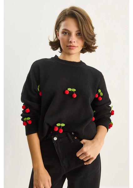 Kadın Bisiklet Yaka Kiraz Aksesuarlı Regular Triko Kazak fırsatları