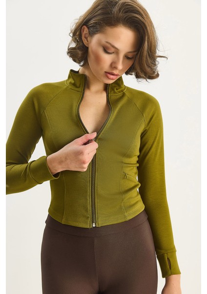 Kadın Fermuarlı Dik Yaka Fitted Çift Cepli Sporcu Hırka