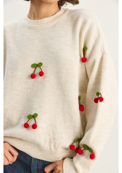 Kadın Bisiklet Yaka Kiraz Aksesuarlı Regular Triko Kazak indirimleri