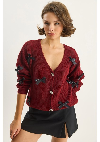 Kadın Fiyonk Aksesuarlı V Yaka Oversize Düğmeli Hırka modelleri