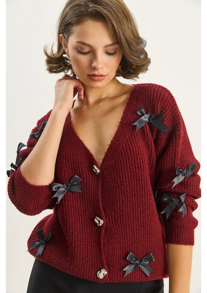 Kadın Fiyonk Aksesuarlı V Yaka Oversize Düğmeli Hırka fırsatları