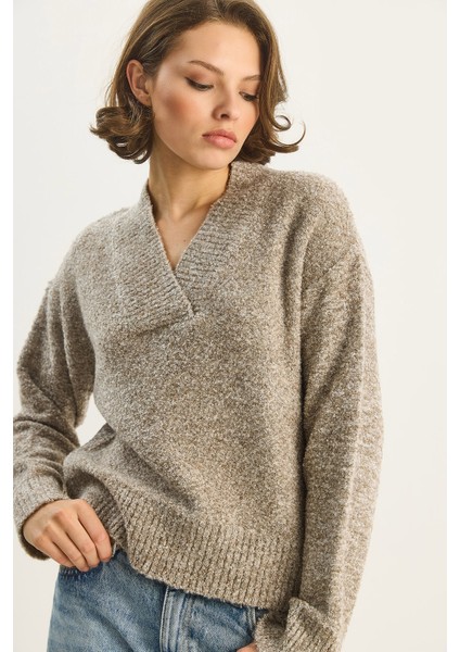 Kadın Özel Dokulu V Yaka Buklet Triko Kazak indirimleri
