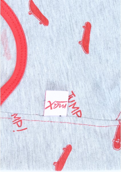 Kedi Köpek Kaykaylı T-Shirt fırsatları