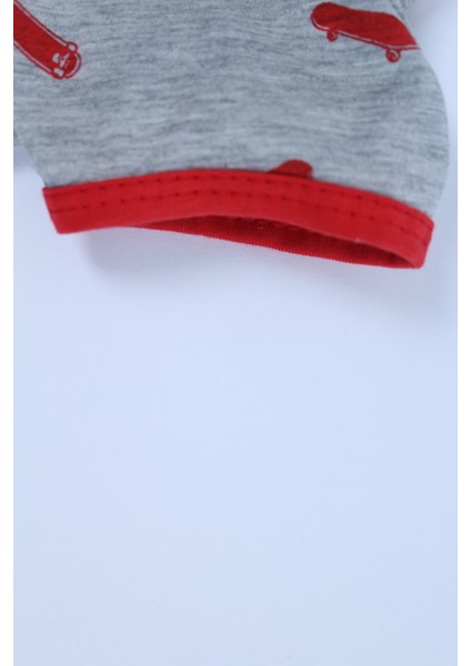 Kedi Köpek Kaykaylı T-Shirt indirimleri