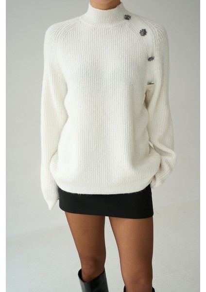 Kadın Yarım Balıkçı Yaka Tasarım Düğme Detaylı Triko Kazak