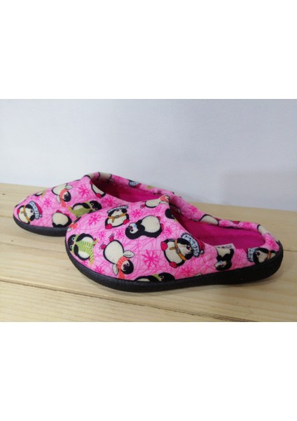 Yeni Sezon Penguen Desenli Kışlık Pamuklu Rahat Kız Çocuk Ev Terliği modelleri