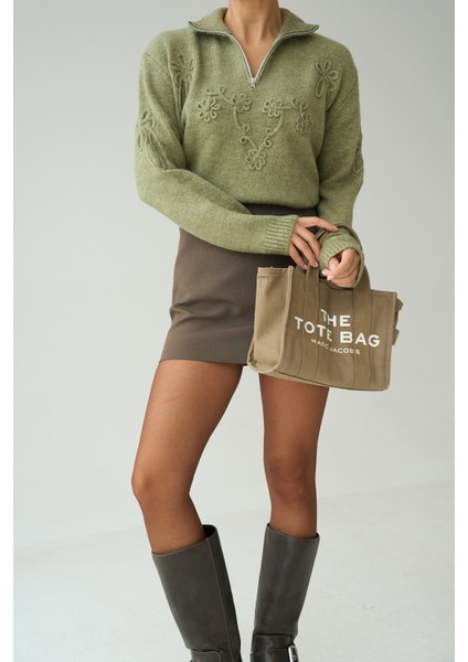 Kadın Dik Fermuar Yaka Nakış Detaylı Oversize Kazak fiyatları