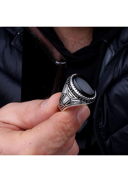 Onix Taşlı Oval Model 925 Ayar Gümüş Erkek Yüzük indirimleri