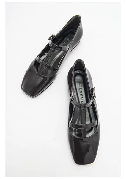 Kadın FSTA Siyah Rugan Tokalı Babet