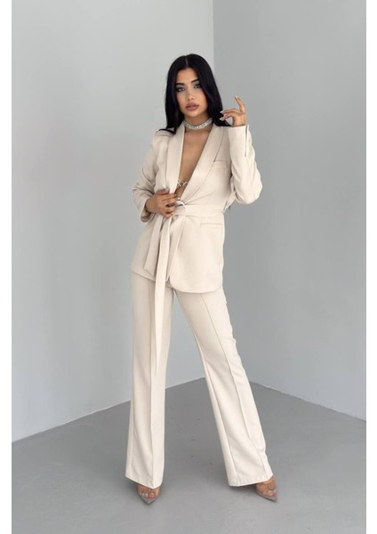 Kadın Bağlamalı Sahte Cepli Kemerli Şal Yaka Blazer Ceket Boru Paça Esnek Pantolon Takım Elbise indirimleri