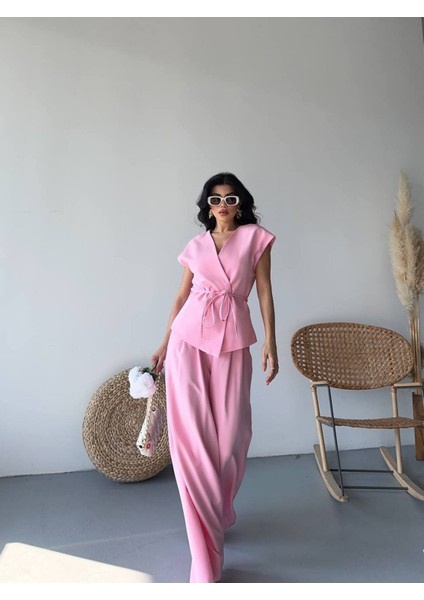 Kadın Kuşaklı Yelekli Palazzo Pantolonlu Takım Elbise