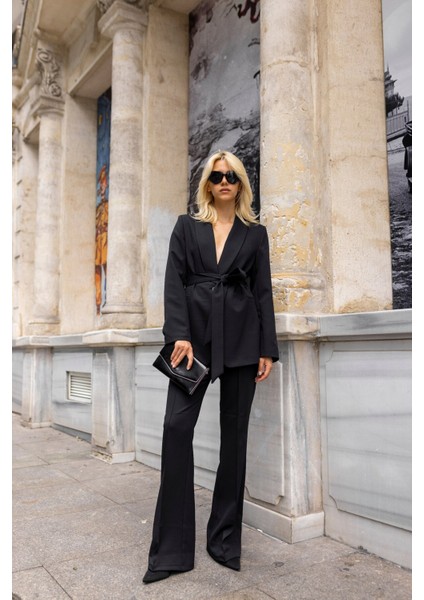 Kadın Bağalamalı Model Kuşaklı Blazer Takım Elbise fırsatları