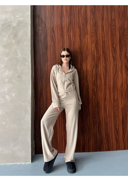 Kadın Kapüşonlu Fermuarlı Rahat Fit Günlük ve Şık Tarz Eşofman Takımı
