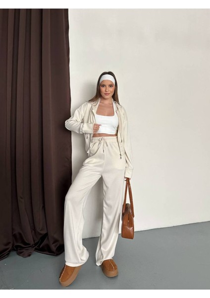 Kadın Kapüşonlu Fermuarlı Rahat Fit Günlük ve Şık Tarz Eşofman Takımı modelleri