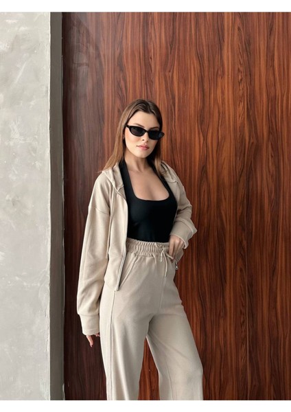 Kadın Kapüşonlu Fermuarlı Rahat Fit Günlük ve Şık Tarz Eşofman Takımı indirimleri