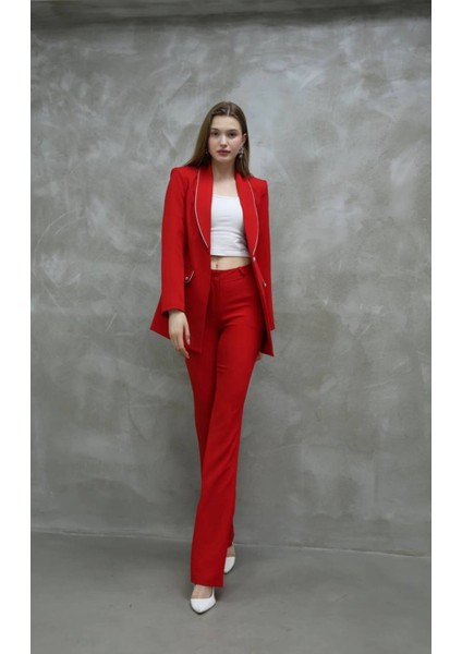 Kadın Yakası Taş Biyeli Düğme Detay Takım modelleri