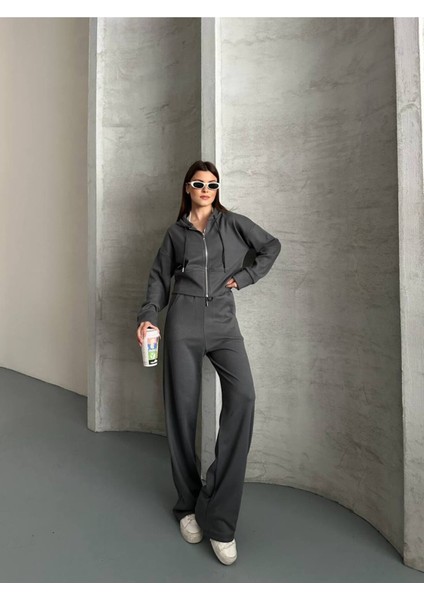 Kadın Kapüşonlu Fermuarlı Rahat Fit Günlük ve Şık Tarz Eşofman Takımı fiyatları
