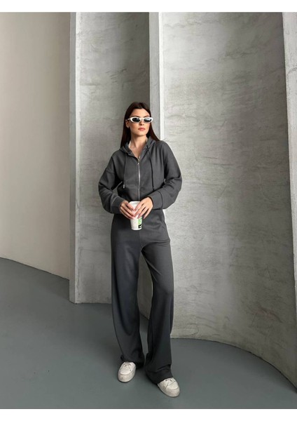 Kadın Kapüşonlu Fermuarlı Rahat Fit Günlük ve Şık Tarz Eşofman Takımı
