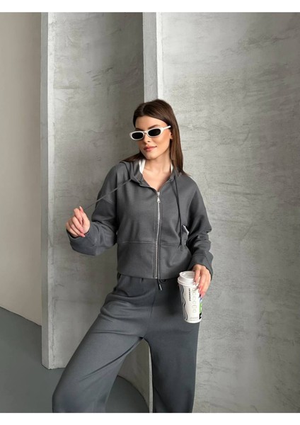 Kadın Kapüşonlu Fermuarlı Rahat Fit Günlük ve Şık Tarz Eşofman Takımı