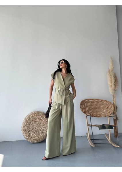 Kadın Kuşaklı Yelekli Palazzo Pantolonlu Takım Elbise