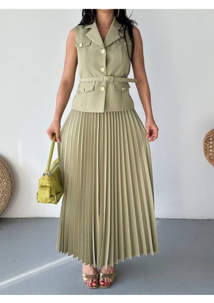 Kadın Kemerli Düğmeli Yelek Pileli Etek Takım Elbise