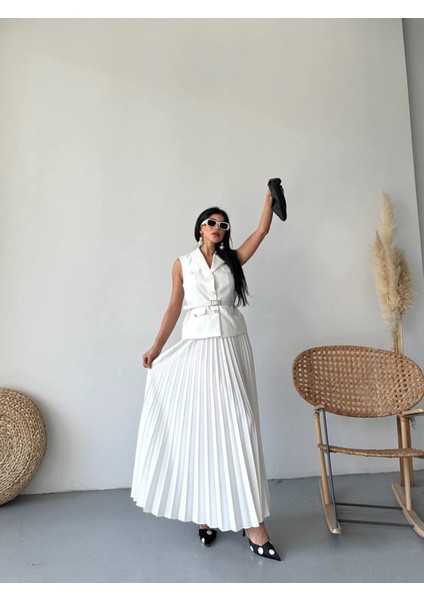 Kadın Kemerli Düğmeli Yelek Pileli Etek Takım Elbise