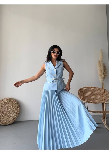 Kadın Kemerli Düğmeli Yelek Pileli Etek Takım Elbise