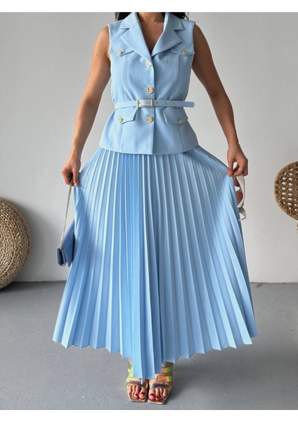 Kadın Kemerli Düğmeli Yelek Pileli Etek Takım Elbise