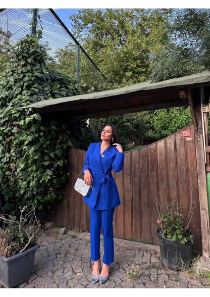 Kadın Broş Detaylı Bağlamalı Ceket Pantolon Takım Elbise indirimleri