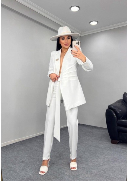 Kadın Broş Detaylı Bağlamalı Ceket Pantolon Takım Elbise fırsatları