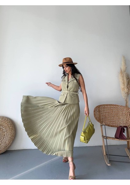 Kadın Kemerli Düğmeli Yelek Pileli Etek Takım Elbise fırsatları