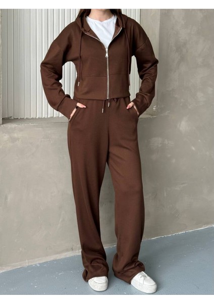 Kadın Kapüşonlu Fermuarlı Rahat Fit Günlük ve Şık Tarz Eşofman Takımı modelleri