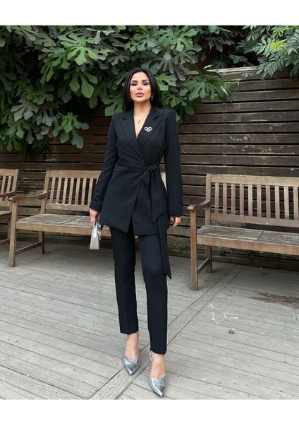 Kadın Broş Detaylı Bağlamalı Ceket Pantolon Takım Elbise modelleri