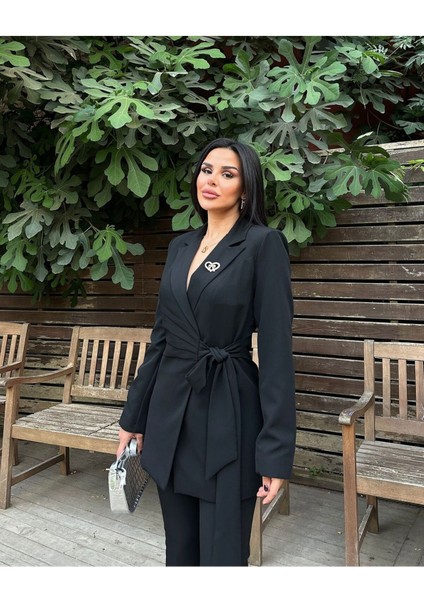 Kadın Broş Detaylı Bağlamalı Ceket Pantolon Takım Elbise fırsatları