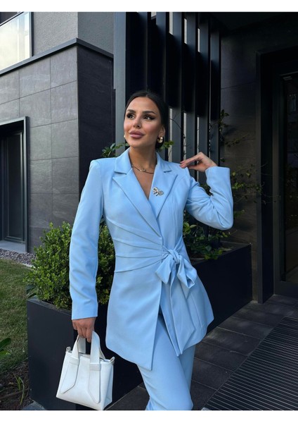 Kadın Broş Detaylı Bağlamalı Ceket Pantolon Takım Elbise indirimleri