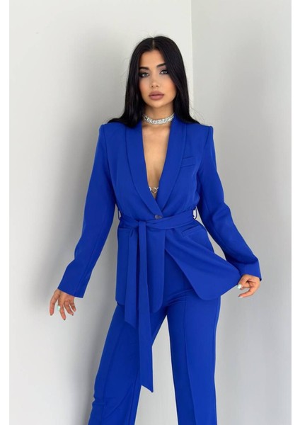 Kadın Bağlamalı Sahte Cepli Kemerli Şal Yaka Blazer Ceket Boru Paça Esnek Pantolon Takım Elbise modelleri