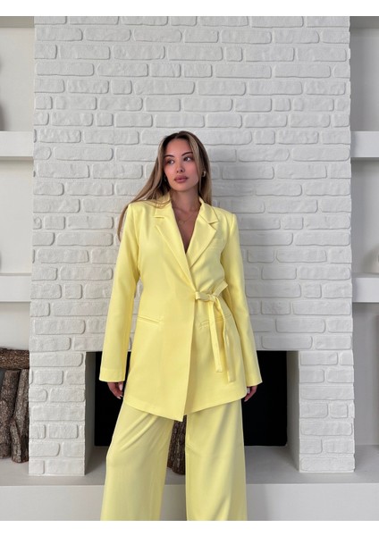 Kadın Yandan Bağlamalı Ikili Kuşaklı Blazer Ceket Pantolon Takım