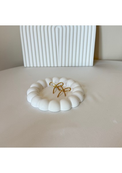 El Yapımı Yuvarlak Dekoratif Kabartmalı Tepsi | Bardak Altlığı | Takı Düzenleyici | Makyaj Standı | Ev Dekoru | Anahtarlık Tabağı | Minimalist Tasarım | Hediye Fikri fiyatları